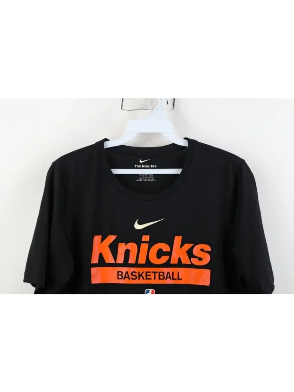 Nike NBA Boys Size XL Center Swoosh New York Knicks Basketball T-Shirt Black